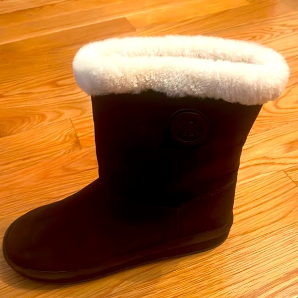 Michael Kors mid-calf Winter boots - Picture 2 of 4